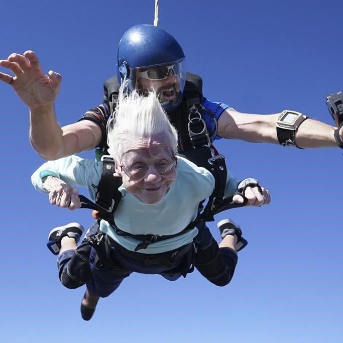 104-year-old Chicago woman dies days after making a skydive that could put her in the record books
